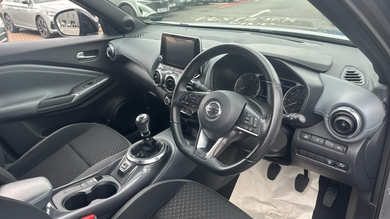 Nissan Juke 1.0 DiG-T 114 N-Connecta 5dr Petrol Hatchback